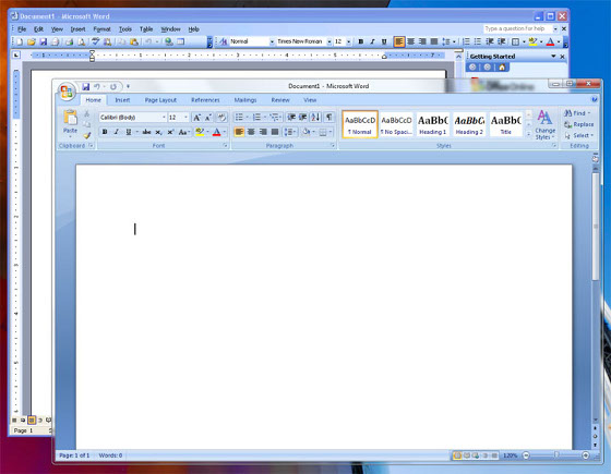 V pozadí okno MS Word 2003 pod Windows XP, v popředí MS Office 2007 ve Windows 7. Tzv. bezešvý mód (winsupersite.com)